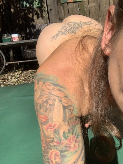 This ass needs some sunshine and maybe a face in between those cheeks 😛 https://t.co/hagDP9P41G<a href="/tag/mvsales"class="tags"><span>#mvsales</span></a>