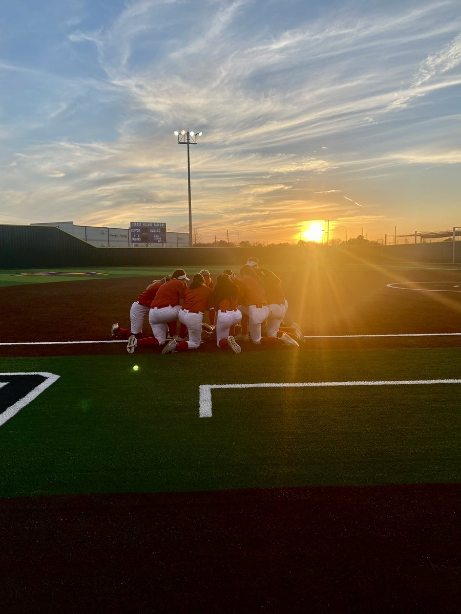 Great scrimmage tonight against Jersey Village. Bats were 🔥 and pitching was on point. Let’s keep it rolling!