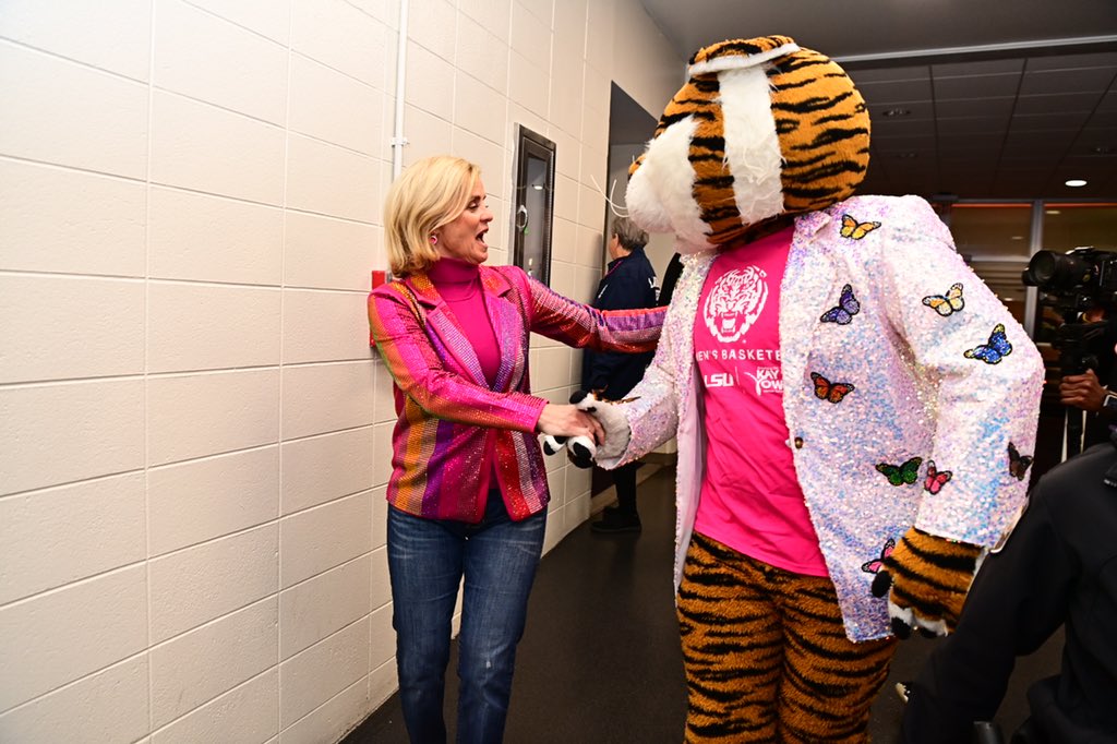 LSU Women's Basketball tweet media