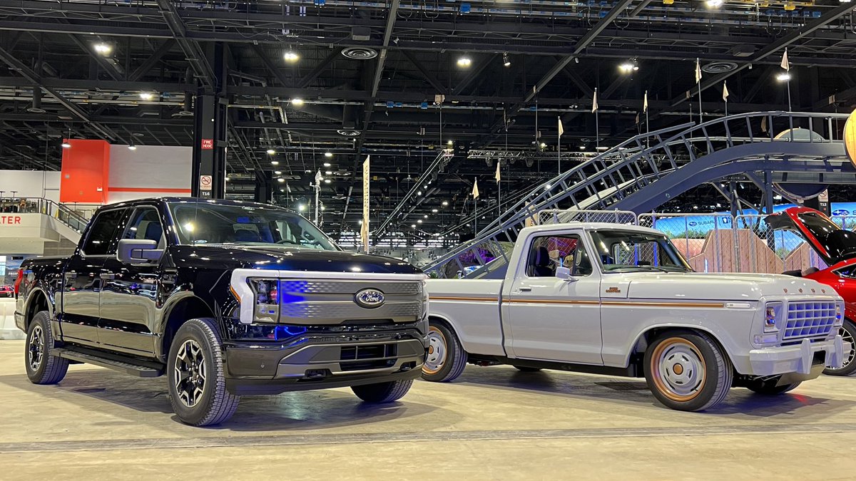 Jim Farley (@jimfarley98) on Twitter photo Both of these <a href="/Ford/">Ford Motor Company</a> trucks are electric.
โก๏ธ 2022 F-150 Lightning
โก๏ธ 1978 F-100 Eluminator
#CAS2022 Both of these <a href="/Ford/">Ford Motor Company</a> trucks are electric.
โก๏ธ 2022 F-150 Lightning
โก๏ธ 1978 F-100 Eluminator
#CAS2022