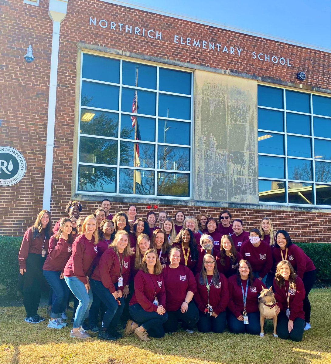 EmCatLaw's tweet photo. Who has the BEST PTA? We do!! Thank you, Northrich PTA for our new shirts. We LOVE them! #Proud2beNRE @NorthrichBears @lyndseygammaro #risdpoweroflove #teachersloveshirts #longsleeve https://t.co/ZmrXSNb3pC