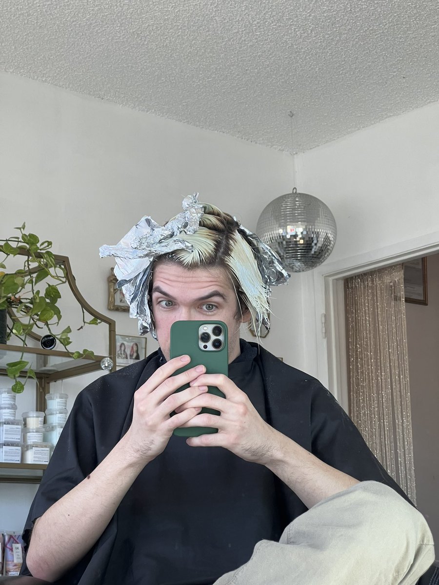 rohmontgomery's tweet photo. in case you did not notice, I’ve become blonde https://t.co/4N6E4cW2ZE