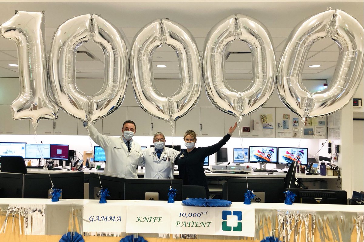 DrJohnSuh's tweet photo. Congratulations 🎊 to the ⁦@ClevelandClinic⁩ #GammaKnife center on treating our 10,000th patient!!! Over the past 25 years, we have had the Model B, C, 4C, Perfexion and now 2 Icon units. ⁦@GNeymanPhD⁩ ⁦@SamuelChaoMD⁩ ⁦@dflak10⁩ #radonc #CleClinicCancer https://t.co/GZzmR3YJuy