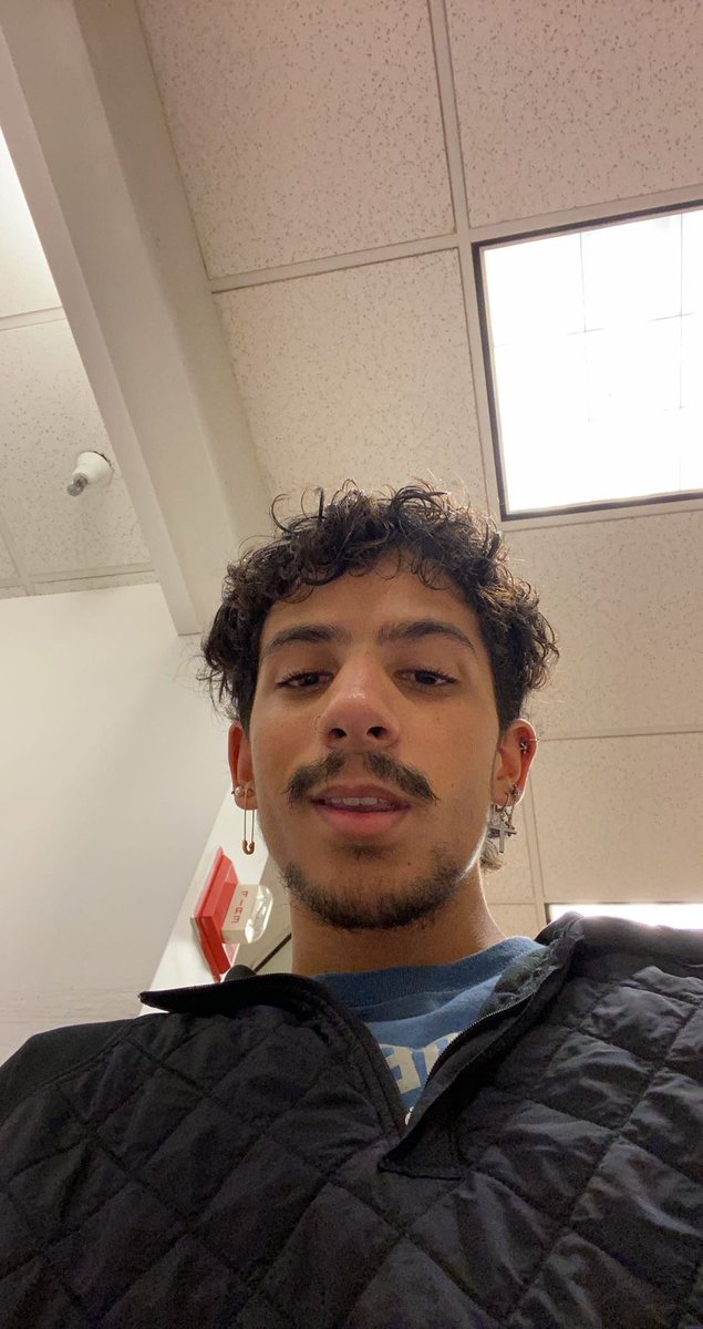 FRANKrMEAT's tweet photo. Had milk today so excited for the toilet to see this face when I arrive https://t.co/8PL0oacHBp