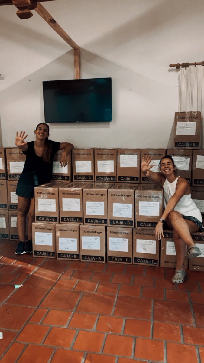 meriperisse's tweet photo. Armando los kits escolares para nuestros 350 becados! 💫📚✋🏻 @DaleTuMano 
¿Todavía no te sumaste?

Ingresa en el siguiente link 
👉🏻 https://t.co/ErxPWlONIZ 
Y elegi entre los distintos Items para colaborar! ✏️✂️🪥🧼🎒📓👕👟🎁

Tu aporte hace la diferencia!🤍 https://t.co/GR0i9ywxyc