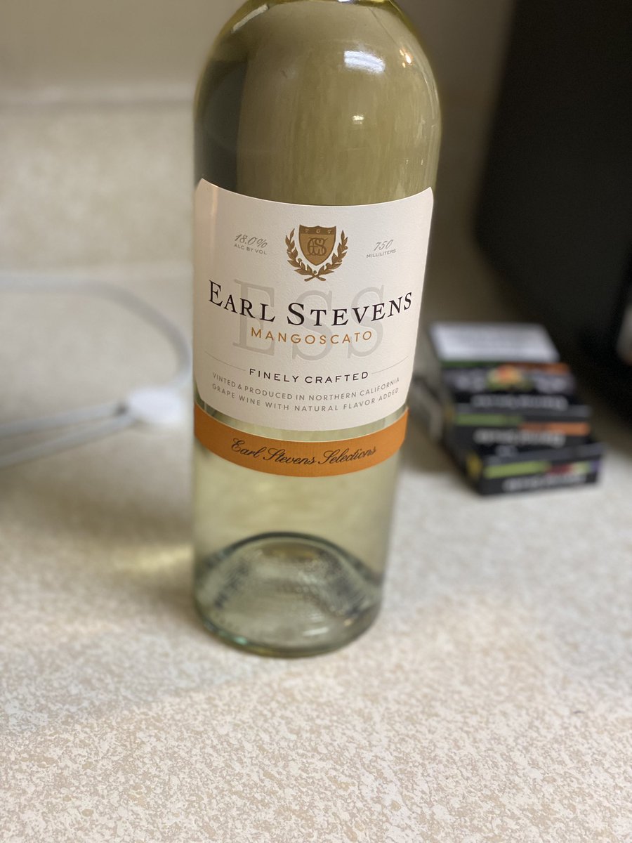 Mr_Iowa515's tweet photo. Got my hands on it!!! Finally landed on the soil. @E40 #MANGOSCATO https://t.co/wFj7XV8s1F