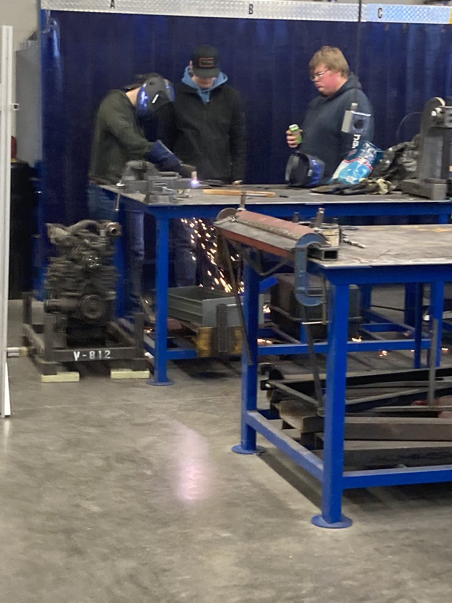 KMRobotics's tweet photo. Last Friday we had a long day during the test day. We also had different groups working on projects, one team making hooks and one playing with the laser engraver. #firstrobotics #rapidreact #otternauts https://t.co/647VkQx0zq