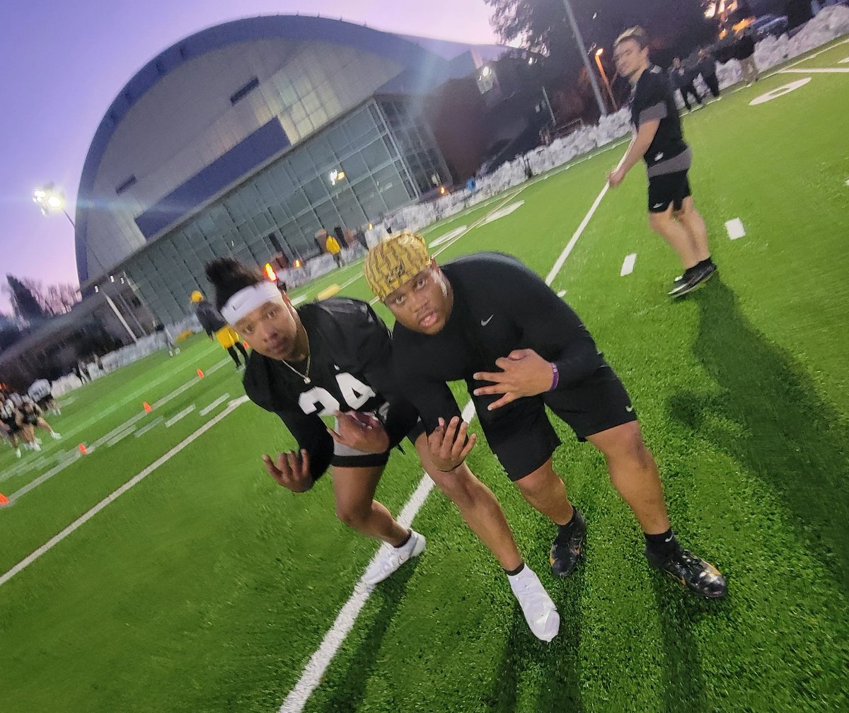 VandalFootball's tweet photo. Conditioning under the lights.

🧱x🧱

#GoVandals https://t.co/XxKCKGCfkH