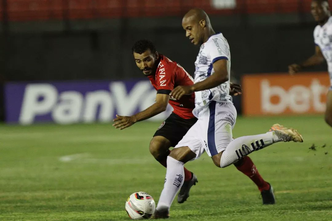 SaoJoseFutebol's tweet photo. Depois da partida desta quinta em Pelotas, o Zeca volta a campo domingo, no Passo, para enfrentar o Ypiranga. Ingressos antecipados a partir desta sexta.
Confere: https://t.co/x0NcKT7vvv
📸 Volmer Perez/GEB
#BRASJO #clubedobairro #agoraégauchão https://t.co/M269xppmmK