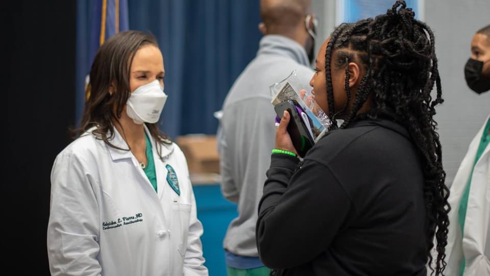 JPschools's tweet photo. .@the15whitecoats shared powerful, personal experiences w/ Thomas Jefferson Academy students about success in medical school &amp; life. Partnership w/ @CHNOLA created this unforgettable day for our students. #ForwardTogetherJP #BlackHistoryMonth https://t.co/YrWgwWcUW4
