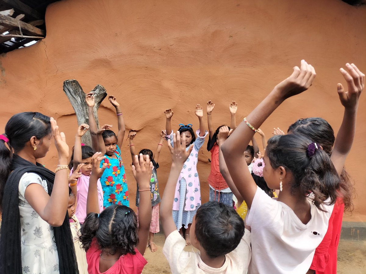 bndurga's tweet photo. @ActionAidIndia 's humble efforts to bridge d learning gaps of children amidst pandemic through community learning centres in Nuapada. Thanks to our volunteers and members of SAI. @DM_Nuapada @WCDOdisha @oscpcr  @sndeep @dipalisharma02 @venketswar @patra_debabrat @ghasirampanda https://t.co/pWG1jQwwa1