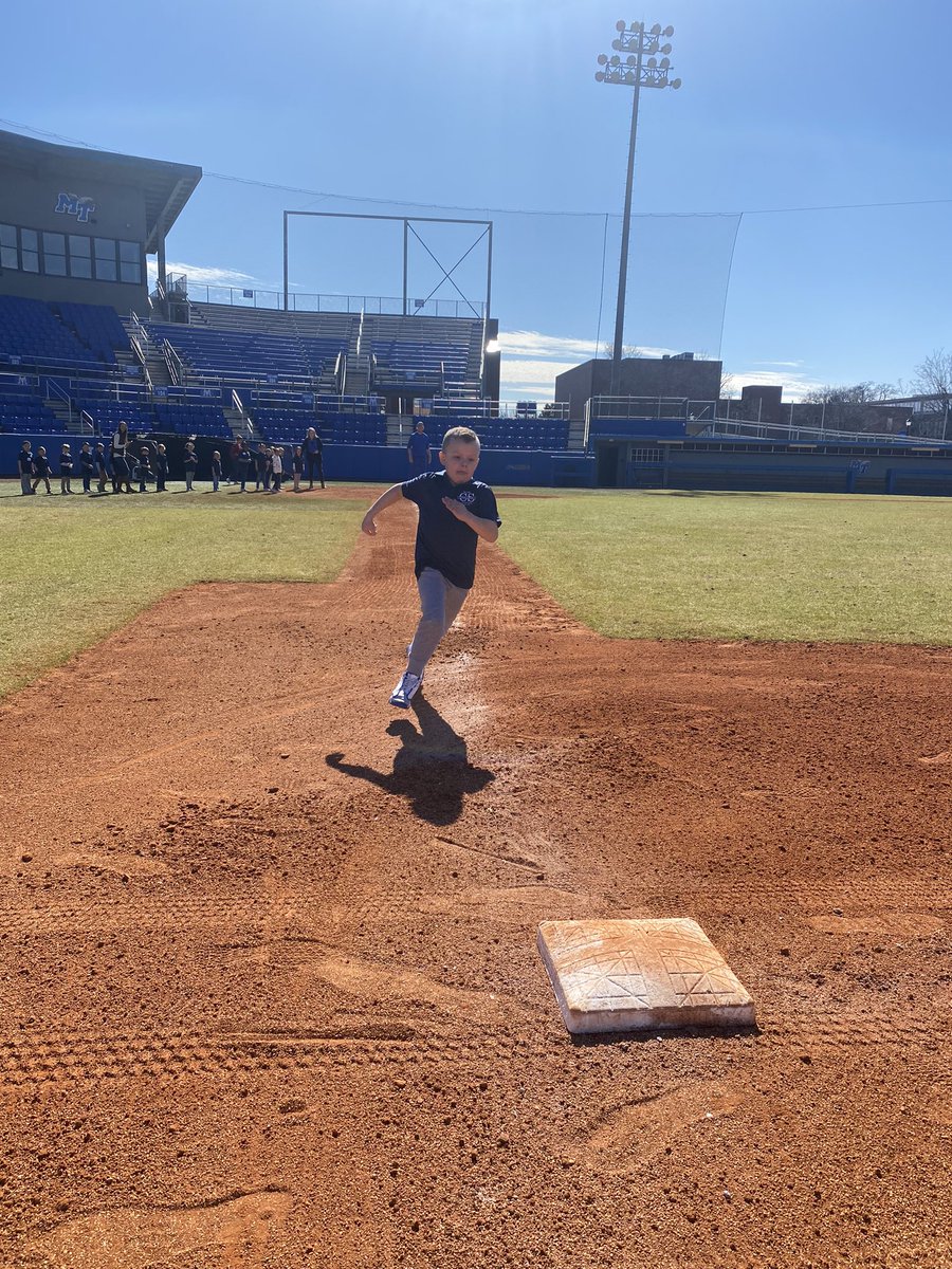 CSFlowerPower's tweet photo. Time to get the wiggles out! What better way than a stop to @MTAthletics ! @MT_Baseball  Ms. Chelsie and Ms. Rachel gave us the VIP tour with a stop in the dug out and a run around the bases! @MTSU @MTSUNews @HPCS_TN #lifeinthegarden https://t.co/ruvYQBPkrY