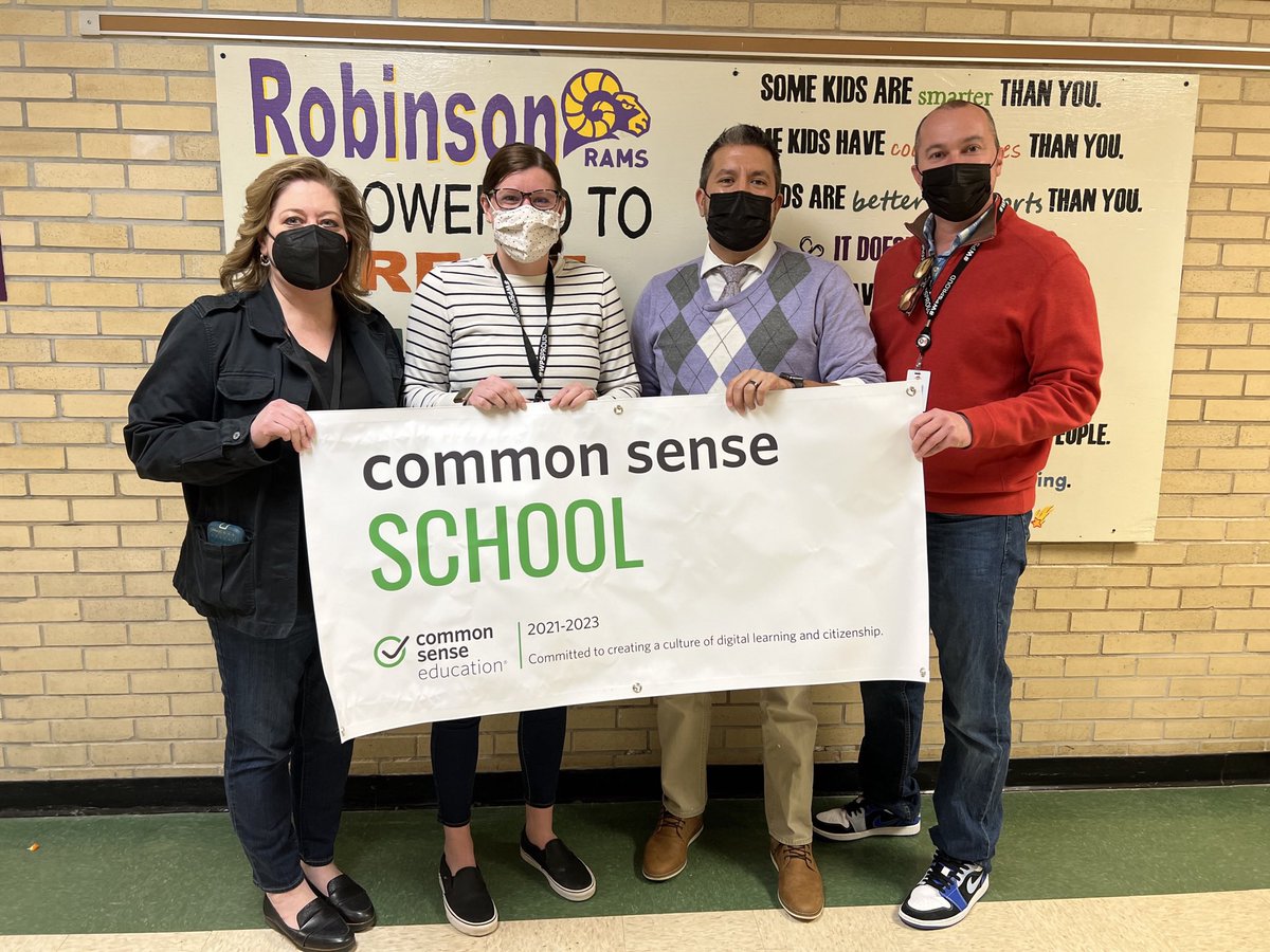 showmerob's tweet image. Super #WPSProud of @RobinsonMidSch making @CommonSenseEd   #digcit Certification! Congrats @TeacherStrong &amp;amp; Jeff Freund! @WichitaUSD259 @mrs_smoke #WPSIgniteLearning #DPVils