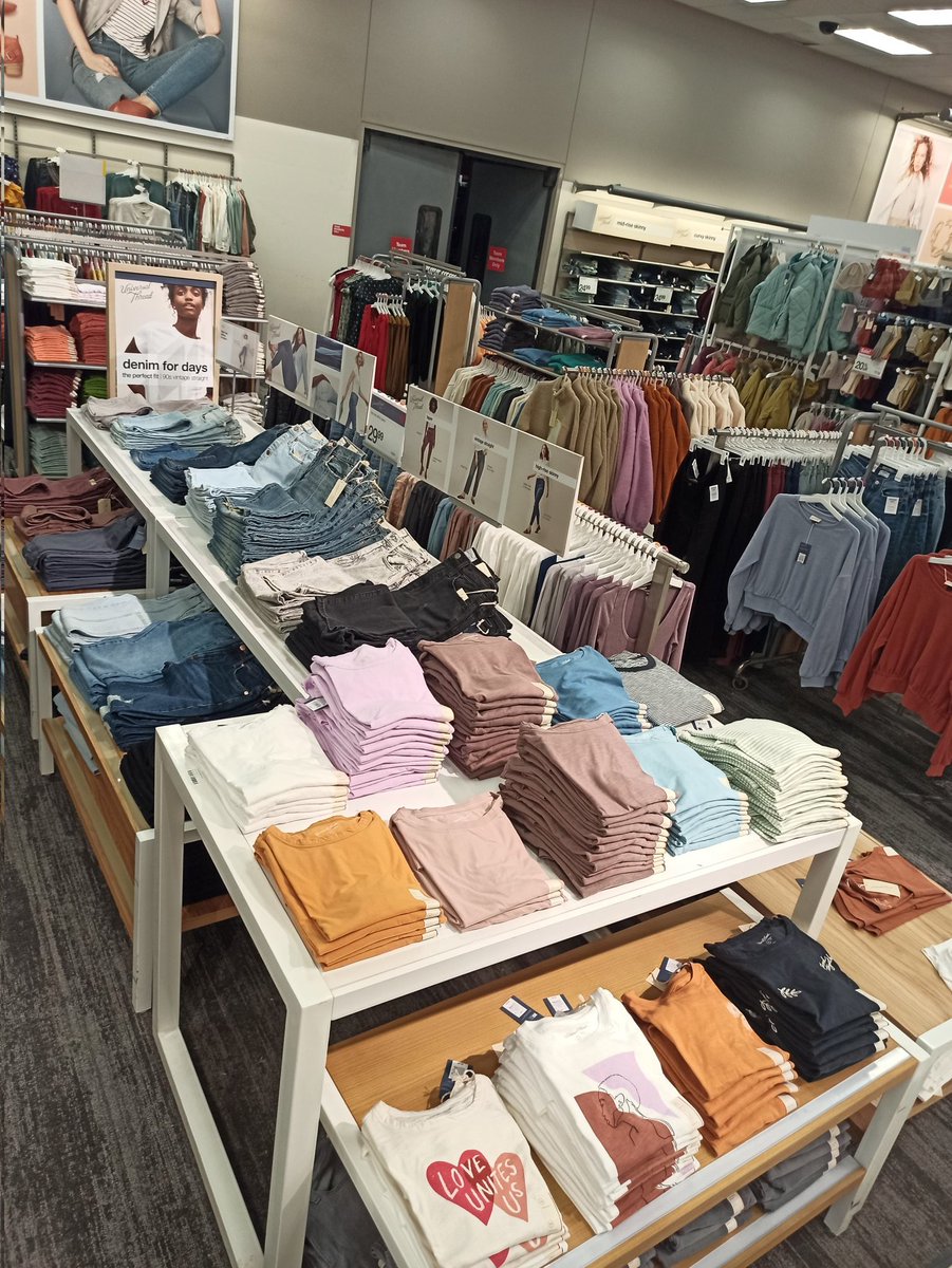 NobodyPutsVisualsInACorner (@putsnobody) on Twitter photo Don't call it a comeback, they've been here for years, but you might want to call a code red cuz these areas are fire!Had a lovely day merchandising w/Kathi in Acc. & Jasmin in RTW, so talented & take such pride in their areas, makes my VM ❤️ melt!#MerchMaidens <a href="/aleahmarie19/">Aleah Jacinto</a> Don't call it a comeback, they've been here for years, but you might want to call a code red cuz these areas are fire!Had a lovely day merchandising w/Kathi in Acc. & Jasmin in RTW, so talented & take such pride in their areas, makes my VM ❤️ melt!#MerchMaidens <a href="/aleahmarie19/">Aleah Jacinto</a>