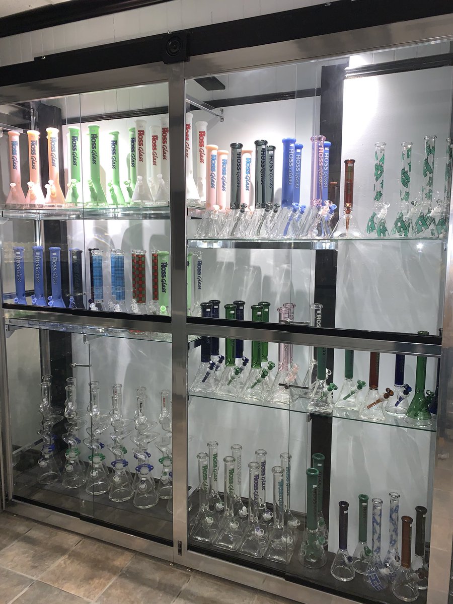 LIQUIDCHROMECA's tweet photo. The largest selection of @HossGlass in Canada is NOW FULLY STOCKED with the FRESHEST styles & colours!! π₯π₯π₯ @LIQUIDCHROMECA
#GoForTheChrome #TeamChrome #HossGlass π¨π¦ https://t.co/FXAkhk72mj