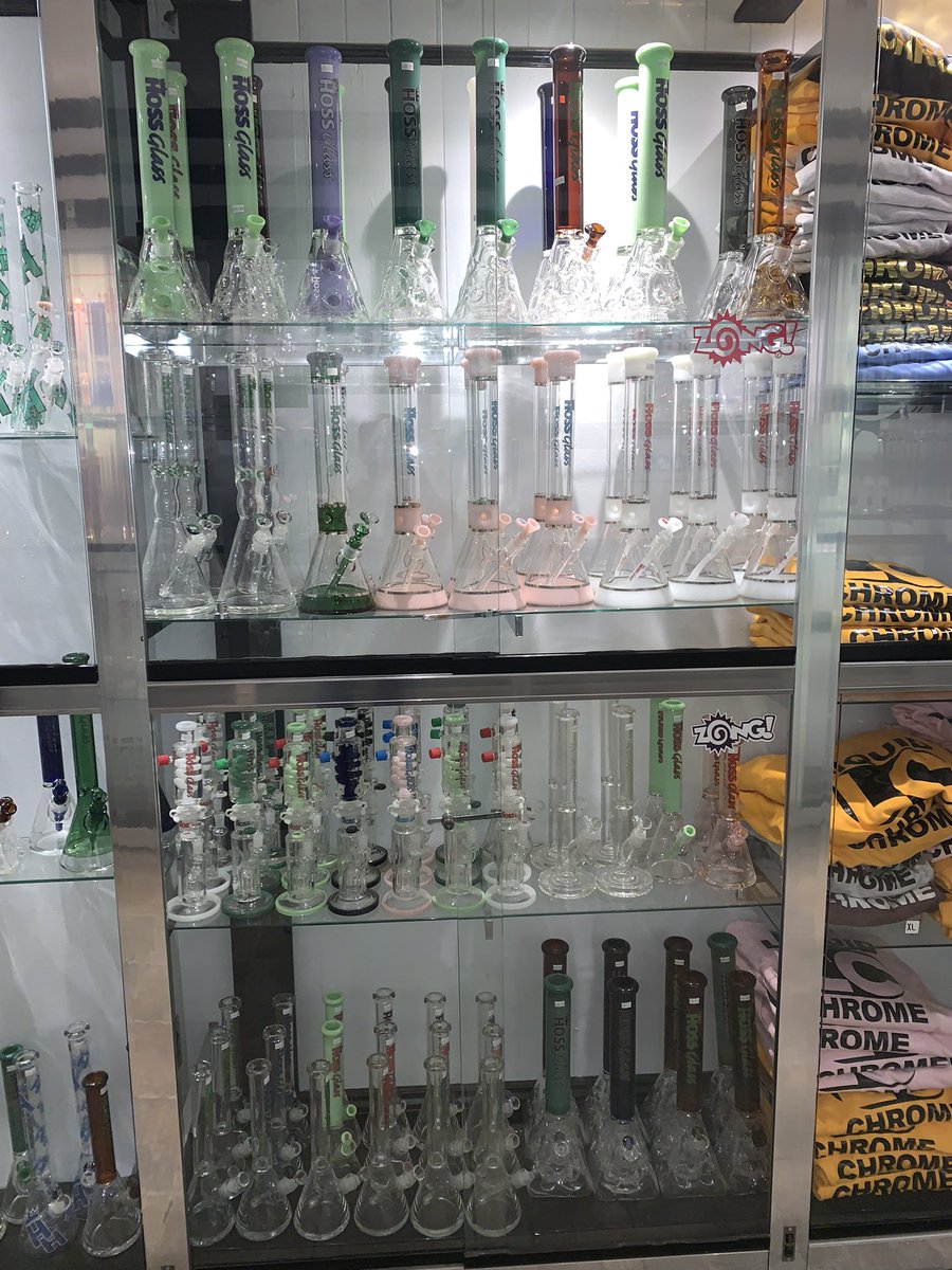 LIQUIDCHROMECA's tweet photo. The largest selection of @HossGlass in Canada is NOW FULLY STOCKED with the FRESHEST styles & colours!! π₯π₯π₯ @LIQUIDCHROMECA
#GoForTheChrome #TeamChrome #HossGlass π¨π¦ https://t.co/FXAkhk72mj