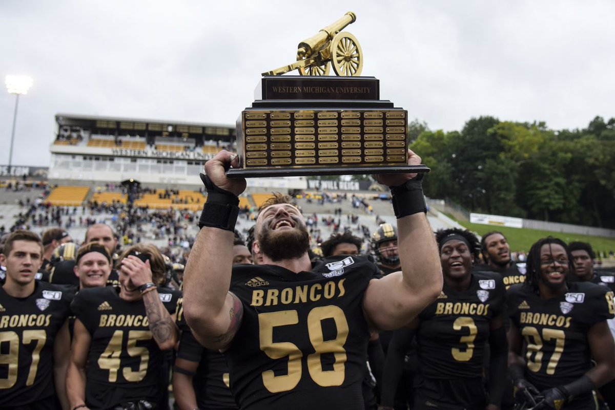 #AGTG After a great conversation with <a href="/CoachEricEvans/">Eric Evans</a> I am extremely blessed and thankful to receive my 3rd D1 offer from Western Michigan University!🙏🏽🐴 <a href="/AllenTrieu/">Allen Trieu</a> <a href="/CoachBrownAK/">AthleticKonnectionTraining</a> <a href="/coach_jt83/">JT</a> <a href="/EDGYTIM/">Timothy “EDGYTIM” OHalloran</a> <a href="/PrepRedzoneIL/">Prep Redzone Illinois</a> <a href="/MontiniTrack_XC/">Montini TrackXC</a> <a href="/MontiniFootball/">Montini Football</a>
