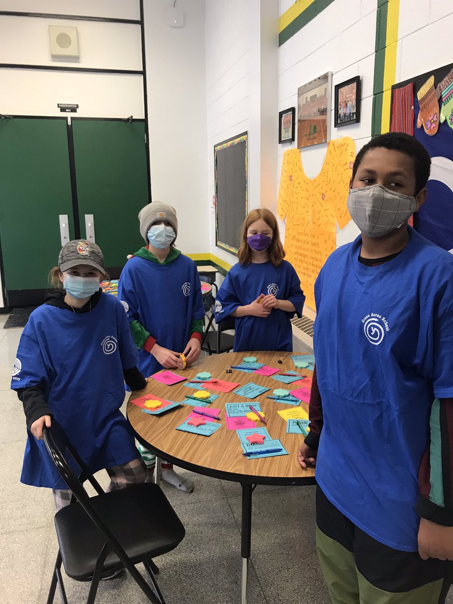 GreenAcres_BSD's tweet photo. For Staff Appreciation Week YR students wrote personalized thank you messages for all Green Acres School staff. @YR_in_BrandonMB @BrandonMBSD https://t.co/SeMDWG9yfn