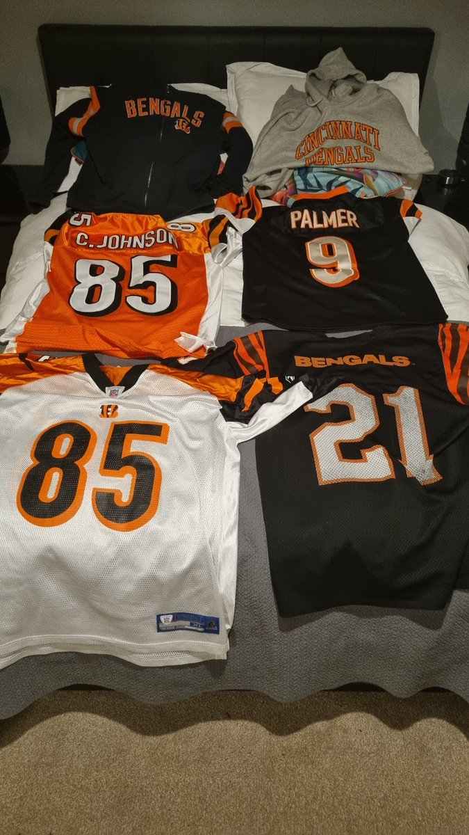 #Bengals Who Dey from the UK. Bengals fan of 38 years still in shock. Shirt bottom right is from 30 years ago, the only one available in England at the time. X Let's do this #BengalsNation