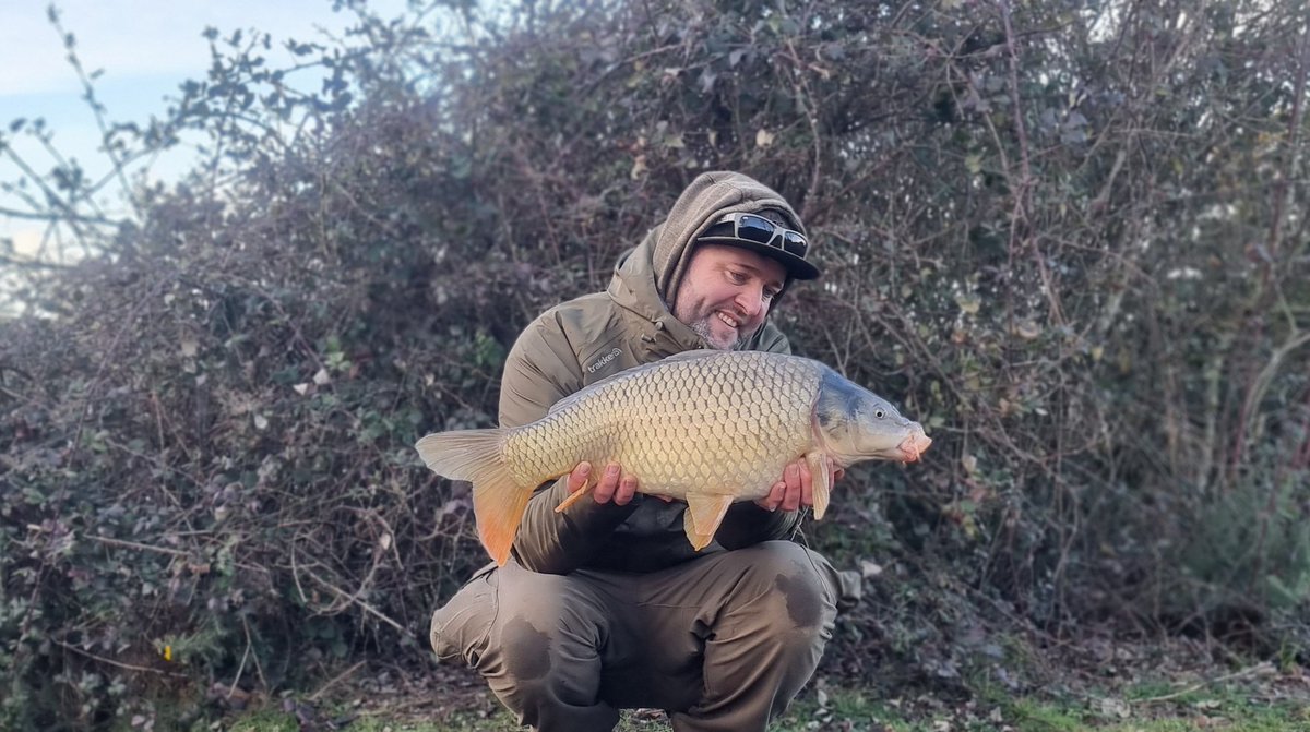 carp_insight's tweet photo. It's been cold wet and windy, but as long as they keep feeding, i'll keep fishing!! https://t.co/OyvWIWVSnk