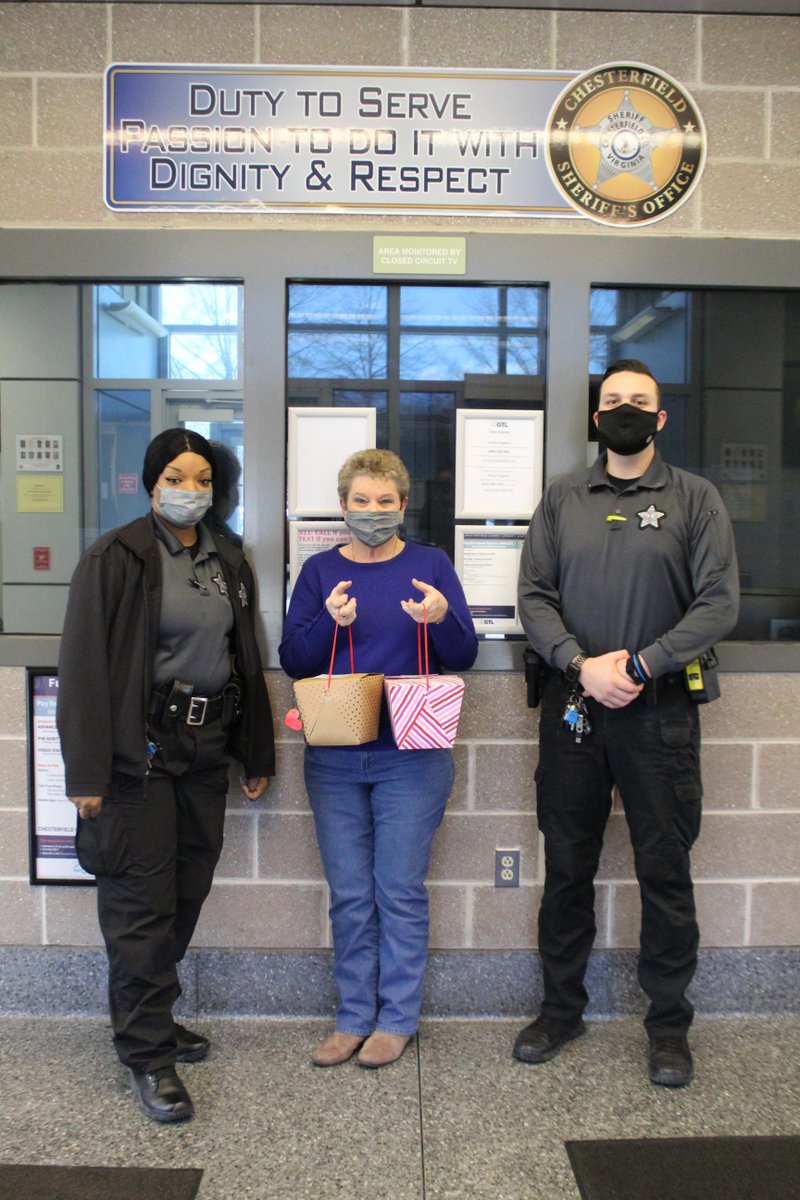 CCSOVA's tweet photo. Pam Landrum from the Chesterfield Fraternal Order of Police Lodge 47 stopped by today. She delivered candy to both Courthouses and the Jail. Thank you, Pam and the FOP Lodge 47, for the sweet treat and support. #CSOpride #community #support https://t.co/7LD2AxOB4u