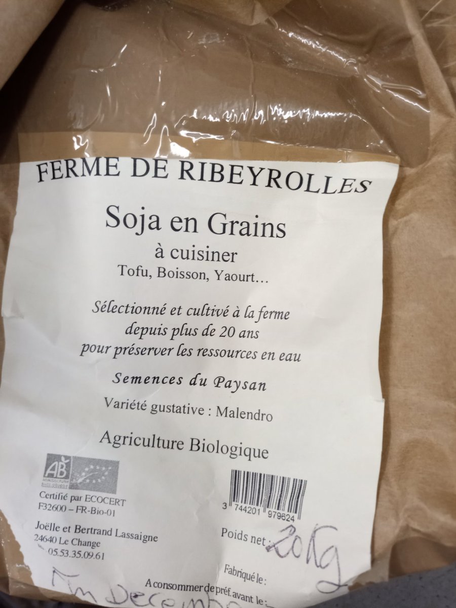 LittleBioteam's tweet photo. Et pour aller plus loin, à la #cantine de la cité scolaire @Cite_ADusolier, nous mangeons des légumineuses issues de semences paysannes.
#biodiversite https://t.co/JesHpWVUki