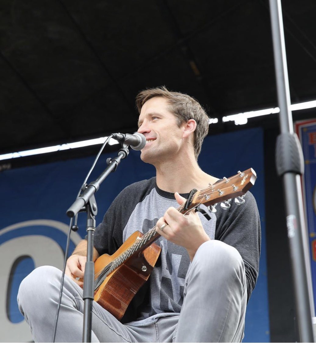 barbecuefest's tweet photo. We see you @walkerhayes CONGRATS!!🤩👏👏

📷 2019 Barbecue Festival #LexingtonNC #QJam @Q1041WTQR https://t.co/0iw7Hecck9