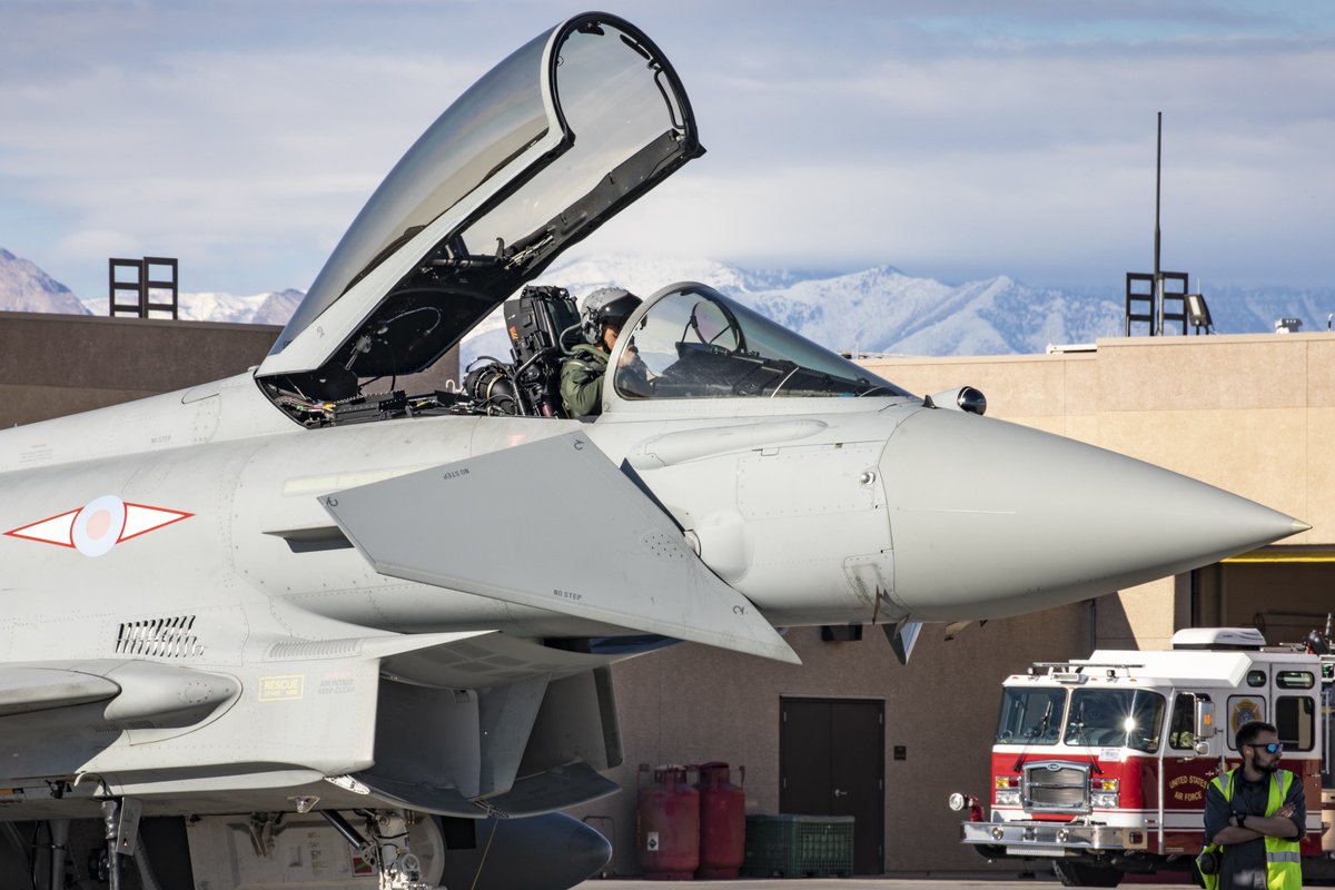 Defense_Imagery's tweet photo. January 2022: RAF Typhoons from 1 Fighter Squadron RAF Lossiemouth participate in exercise Red Flag-Nellis 22-1 at Nellis Air Force Base in Las Vegas, Nevada. (RAF photo, Cpl. Nicholas Egan) #raf #airforce #redflag #nellis https://t.co/mOosqJWDTc