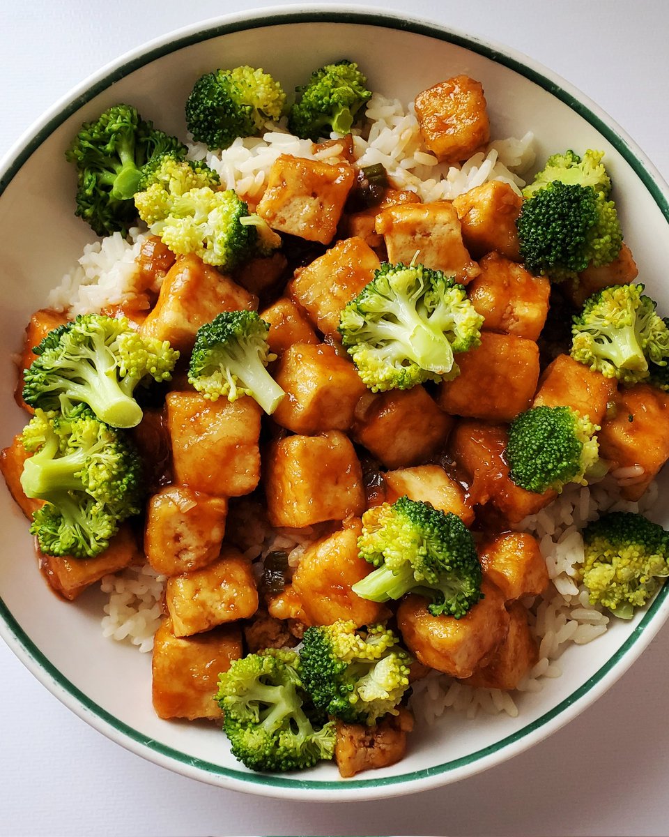 MarieRaiche's tweet photo. Toujours bon un tofu général tao 
#tofu #veganfood #plantbased https://t.co/E8uSkQRPmj