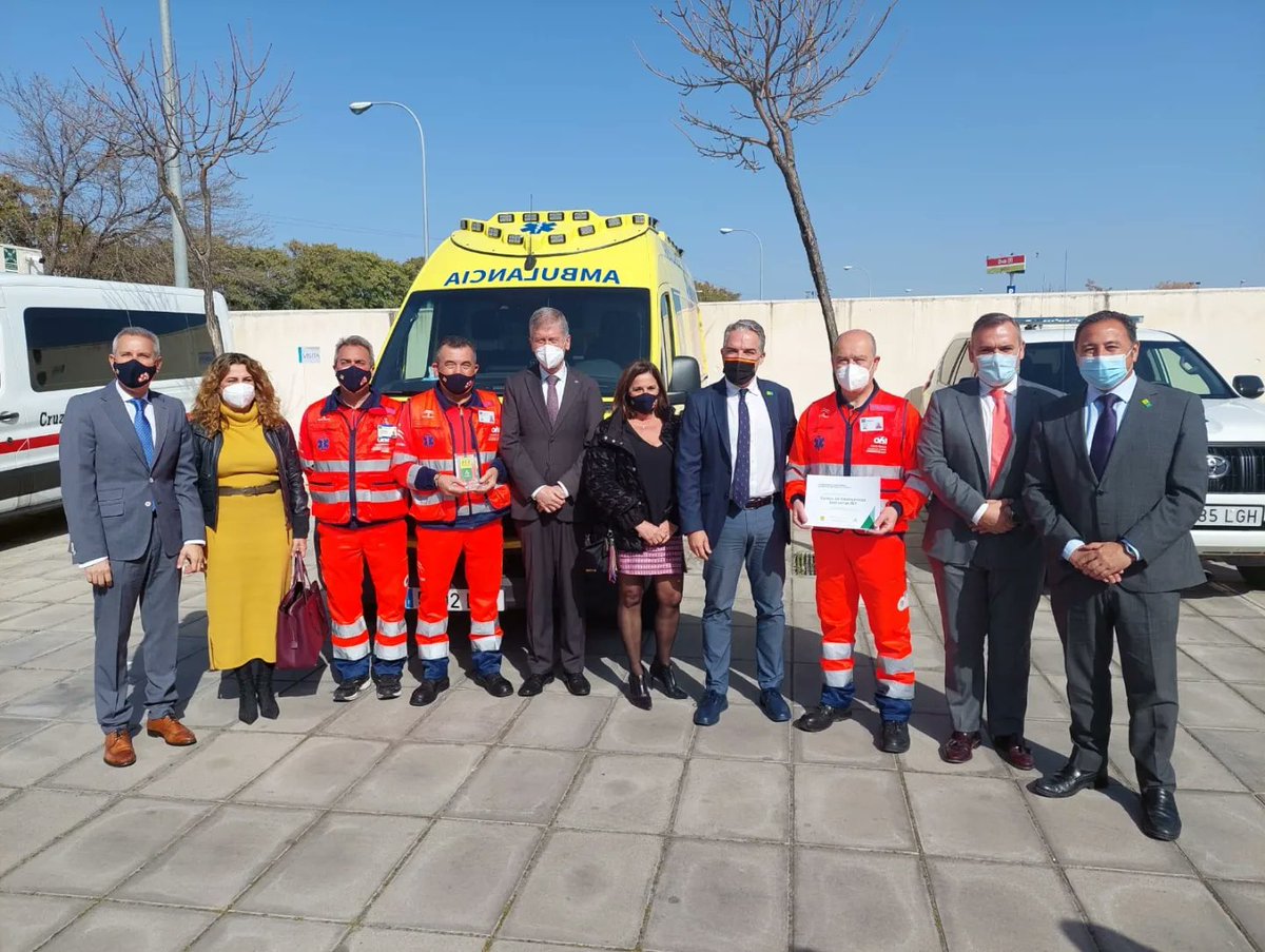 fayusob's tweet photo. Mañana 11 de febrero es el día Europeo del 112 y el Servicio de Emergencias 112 de Andalucía ha homenajeado al Centro de Emergencias Sanitarias 061 de Andalucía reconociendo su labor. Allí hemos estado, acompañando a nuestros profesionales. @saludand @E112Andalucia https://t.co/M2GuZOM9dM