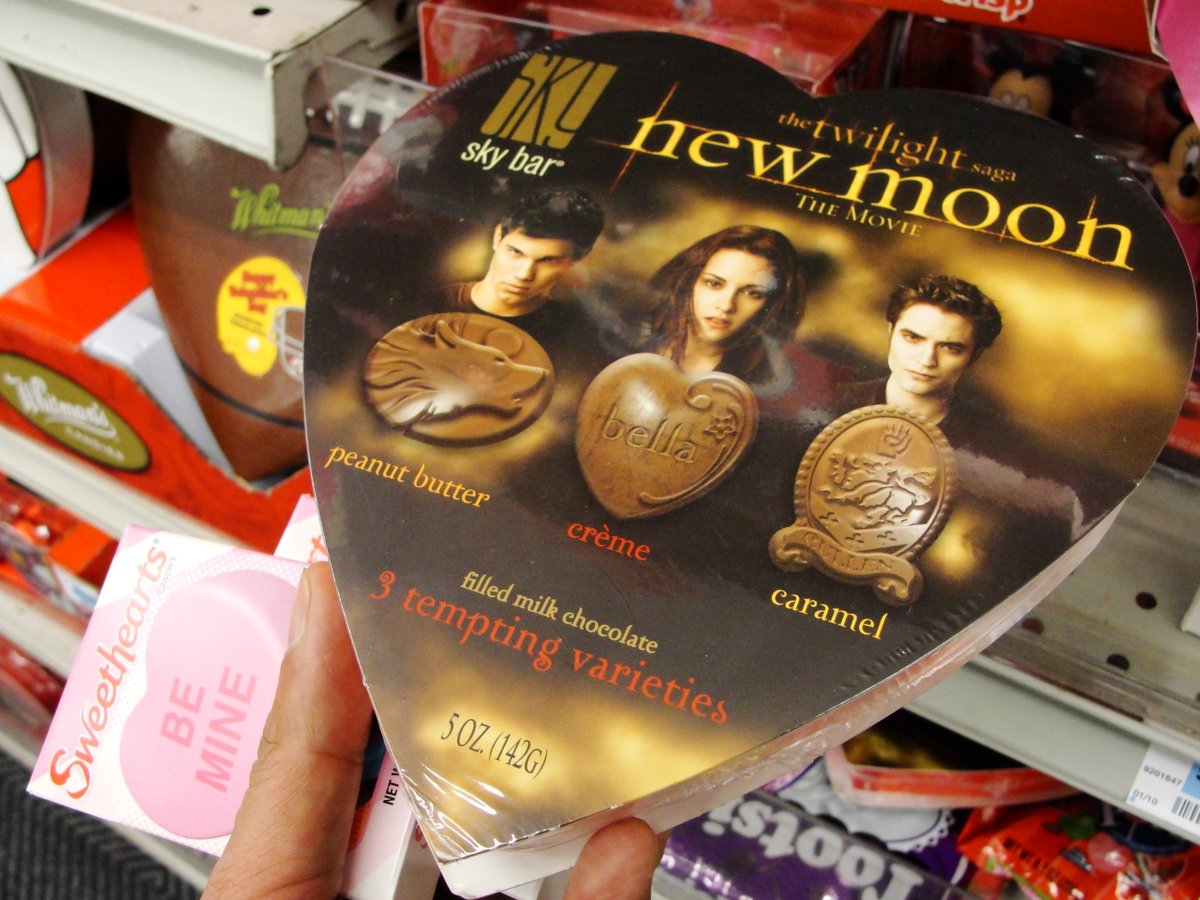 twilightreborn's tweet photo. the key to my heart on valentine's day https://t.co/5bnJHedsGI