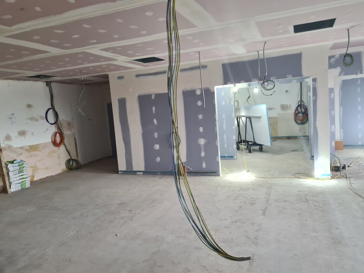 It's that time of year again! 

This time a sneak preview of our new Advanced Respiratory Care Unit at QMC D55. It's huge! 

A fantastic space for NIV and other therapies in a safe environment. 

Due late Spring 2022.

#NotaHelipad

<a href="/NUH_Respiratory/">NUHRespiratory</a> <a href="/OnArcu/">Arcu On Nightingale Ward</a> <a href="/ARCUEdNUH/">TEAM ARCU</a>