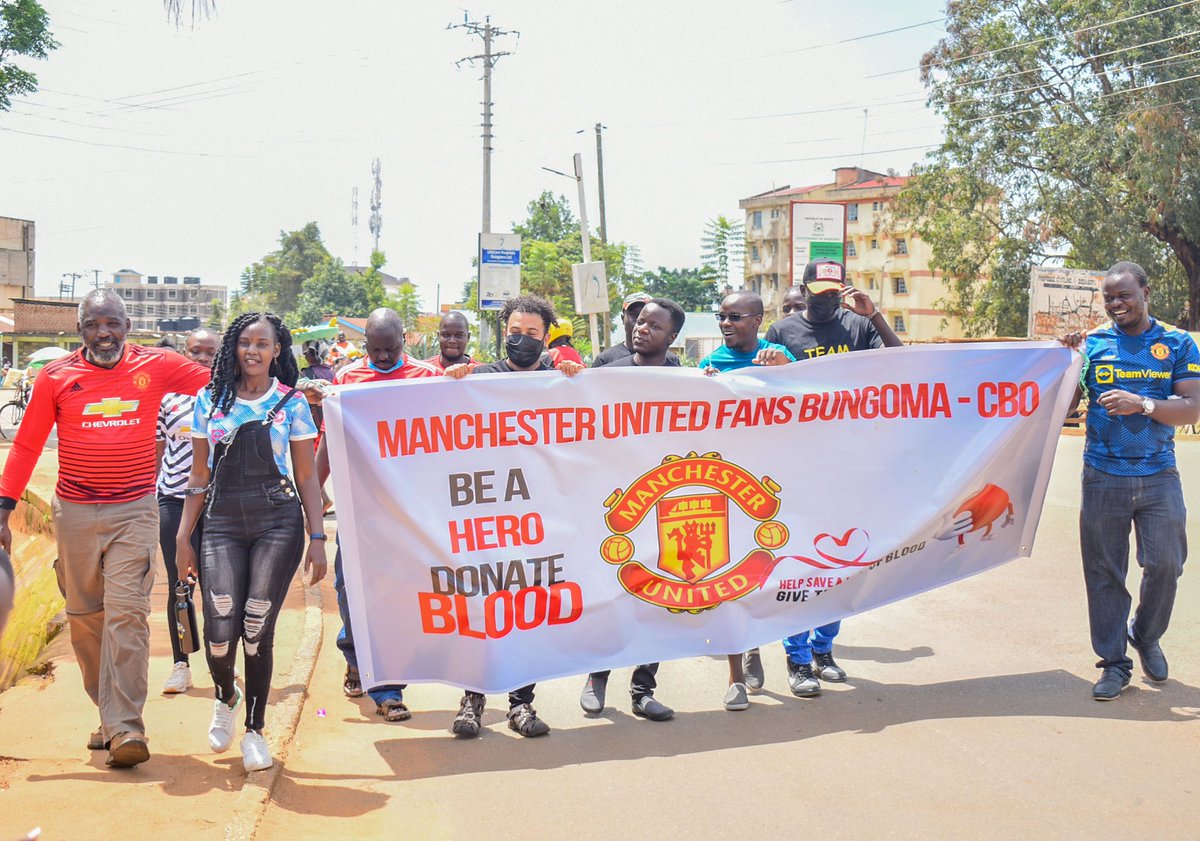 mukosimato's tweet photo. Valentine's is here, we did it last year. Let's do it again by showing love through blood donation. Remember to download Damu sasa app. @damu_sasa @KNBTSOfficial @KenyaRedCross @Rotary @ManUtd @Arsenal @OptionsinHealth @BungomaCountyKe @BYCke_ @KhetiasSuperMkt @BungomaRmncah https://t.co/SXT3VrAnoR
