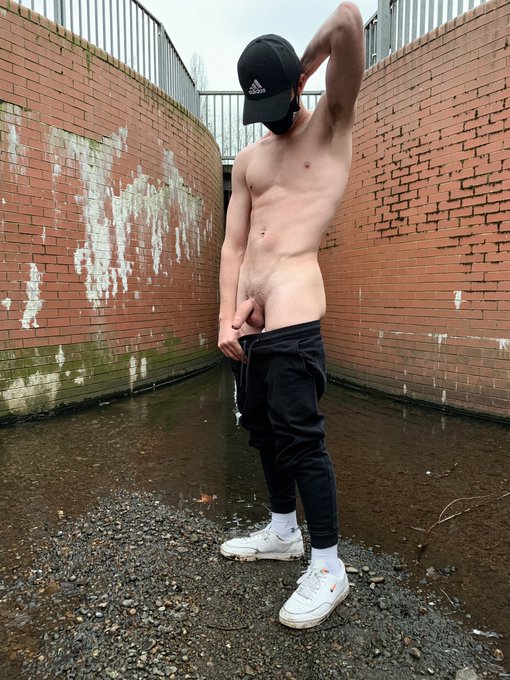 I guess they just fell down in public!!

Oops.
Links in bio

#malemoans #moaning #fleshlight #onlyfans