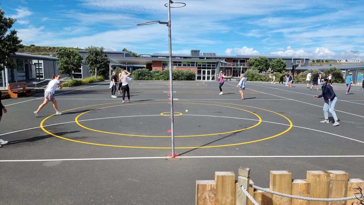 nardiaturner's tweet photo. @StonefieldsSch teachers also got active 🏃🏽‍♀️playing a striking &amp; fielding game adapted from the MoveWell resource https://t.co/798PPJIw9k. A great #PE support for content knowledge, ideas and deepening learner understanding through reflective questions 2/2 https://t.co/GvnqZkYGUU