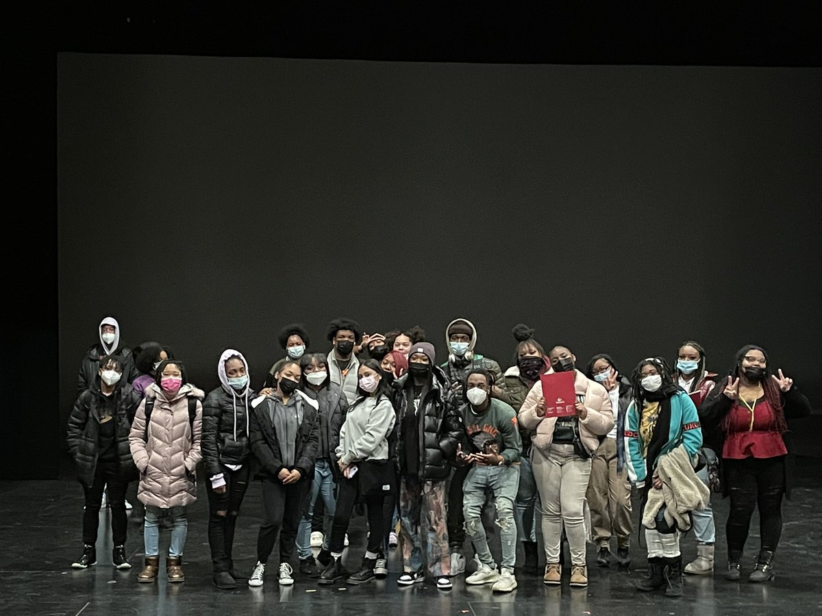 KKCRecruiterJG's tweet photo. I truly enjoyed providing a campus tour today for these amazing Juniors and Seniors from Dyett High School! 

They were excited to learn about all of the programs, opportunities and resources available to them at @KK_College 🐴

@KKCEnrollment #kkcdifferencemaker @ChiCityColleges https://t.co/DxeZ5AHXoC