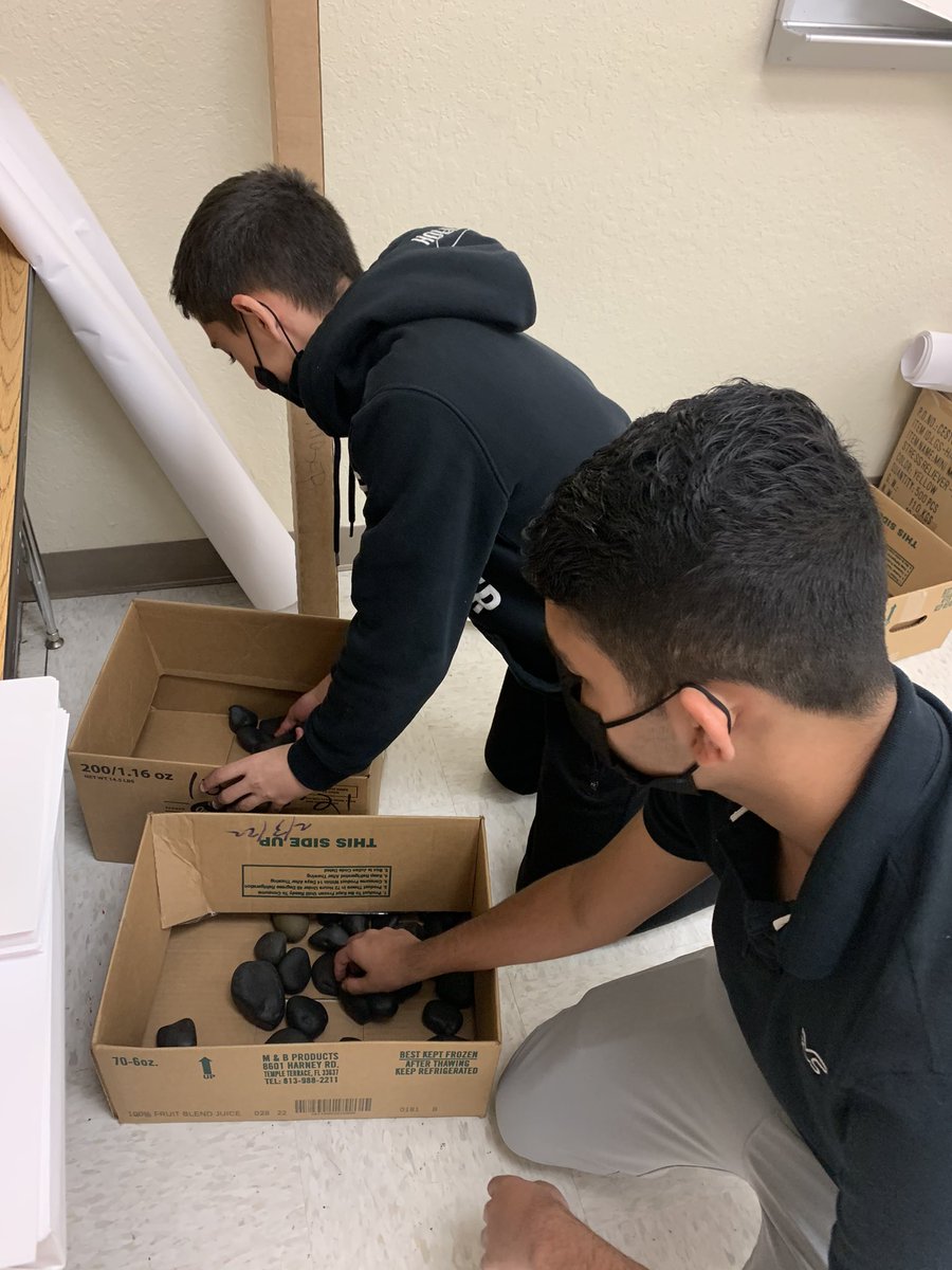 gms_pc's tweet photo. Deliveries have begun for our “Day of Love &amp; Service!” #BeTheChange #KindnessMatters #CreateACulture @Glades_MS https://t.co/1PkBDJPijD