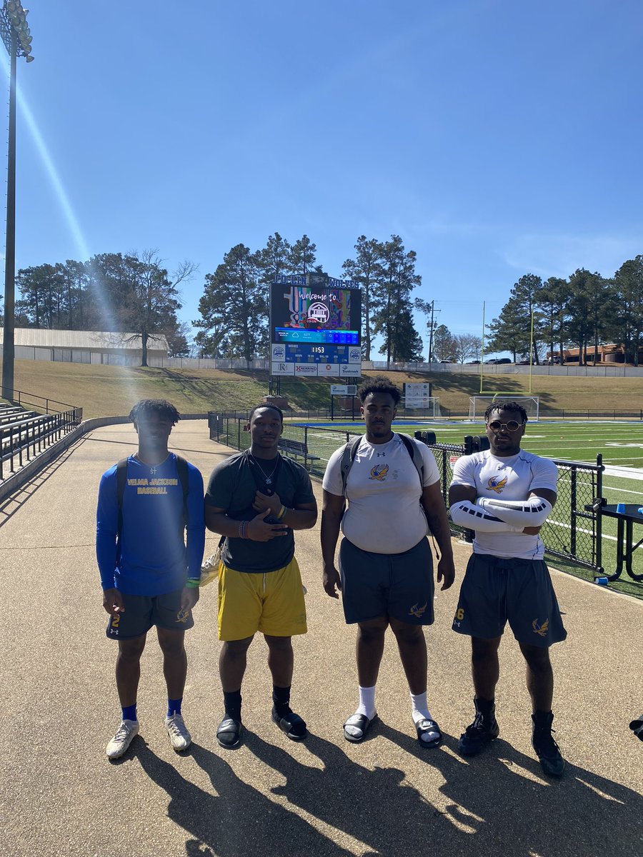 Good work today 💯<a href="/Ashton26Rose_/">Ashton Rose‼️</a>  <a href="/Tyremoore1/">Tyre moore</a> @NO_LimitT56B <a href="/CoLinFootball/">Co-Lin Football</a> <a href="/Coachjsg74/">Jason Guthrie</a>