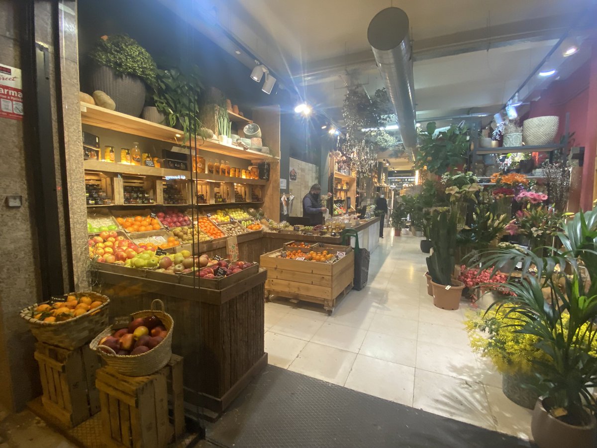 veritfruit's tweet photo. melmelades a la botiga 🍉🍐🍏🍋💚 pau claris 184/provença.bcn https://t.co/JxKDHzEjtz