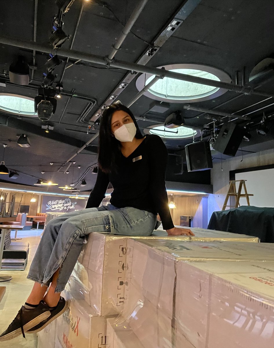 eshanabhangu's tweet photo. We (AMS) purchased 130,000 more KN-95 masks that just arrived today!! 

We've been giving out >10k masks per day, and I am SOOO excited for students to have access to more of these! Please spread the word and grab your pack of 10 from the first floor of the Nest :D https://t.co/19B5NPankW