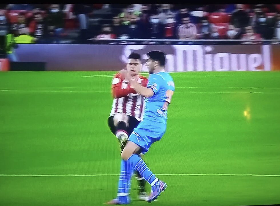 Álex Domínguez tweet media