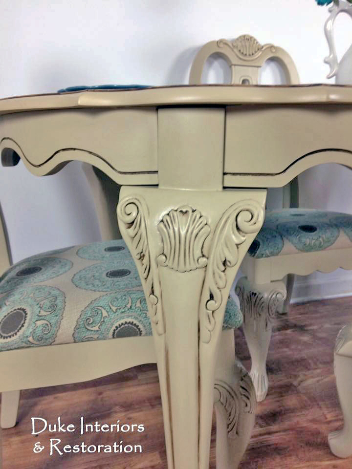 GeneralFinishes's tweet photo. #TBT "GeneralFinishes Java #GelStain, base and chairs in GF Millstone #MilkPaint glazed with Van Dyke Brown #GlazeEffects. Finished off with High Performance Satin." - Duke Interiors and Restoration
Check out GF's wide range of tutorial videos at https://t.co/C3EcZkC3mK https://t.co/coaaUBazJT