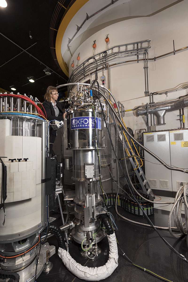KirrilyRule's tweet photo. Happy International Day of Women and Girls in Science!
Here I am setting up a 12T magnet on Taipan, the Triple-Axis Spectrometer @ANSTO 
🧲👉👩‍🔬
#WomenInSTEM #looklikeaphysicist https://t.co/hxWpZLMIpp