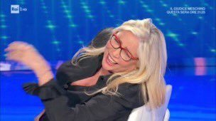 mindofvale's tweet image. Il professor Vitious che mima un gesto di vittoria contenuto per poi controllare di non essere stato visto

#HarryPotter