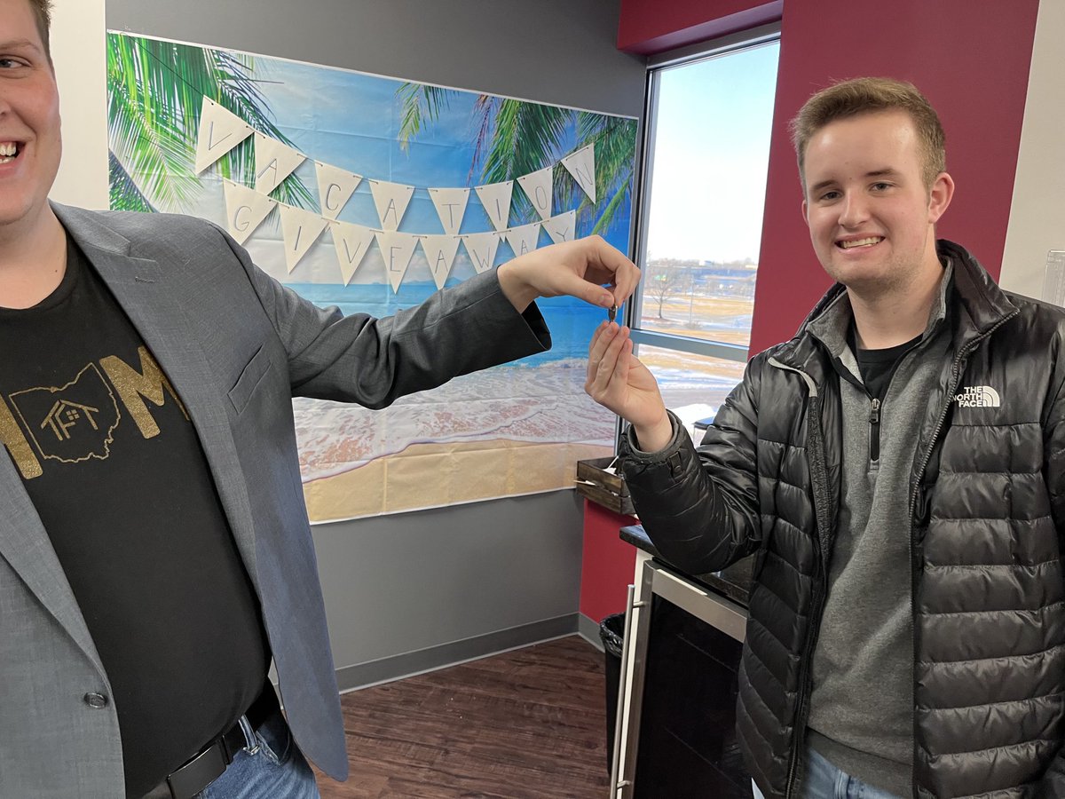 Lamarpastor's tweet photo. Super Proud Dad Moment!! Luke Closed on his first house.. Congrats Luke &amp; Brittany .. Pretty Cool his Cousin Spencer was his Real Estate Agent #BigBoyPurchase https://t.co/ODVhk2zd5I
