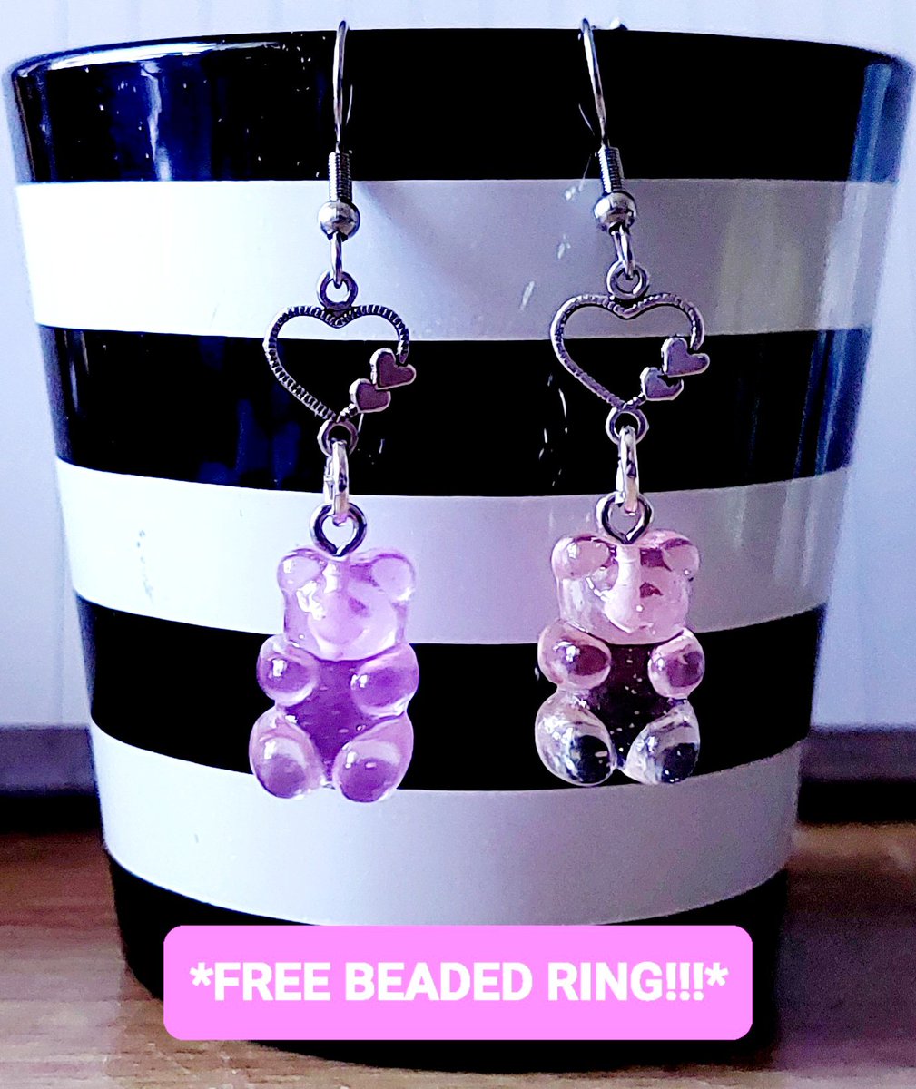 vanilla_spicee's tweet photo. 😍Available now in my Depop shop (link in bio) 😍 #handmade #jewellery #handmadejewllery #SmallBusiness 
#kawaii https://t.co/y96YKXCOx8