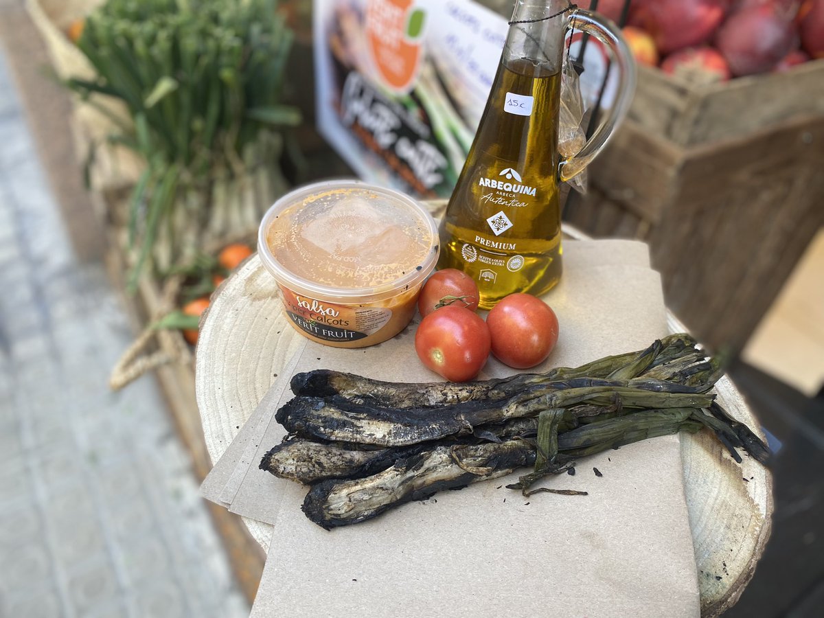 veritfruit's tweet photo. els calçots cuits i crus cada dissabte per encàrrec ☎️ https://t.co/blPTy4X9At https://t.co/0V5EyoR3vC