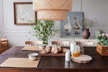 SellingYMM's tweet photo. 🏡🌍People will be traveling again, so interiors will take on a nomadic adventurous flare. Gorgeous finds from your travels, like Turkish poofs, traditional African masks, or Moroccan rugs will give your home a unique flare. #homedesigntrend #homedesign #homedecor #homedecorideas https://t.co/233MsjNzjP