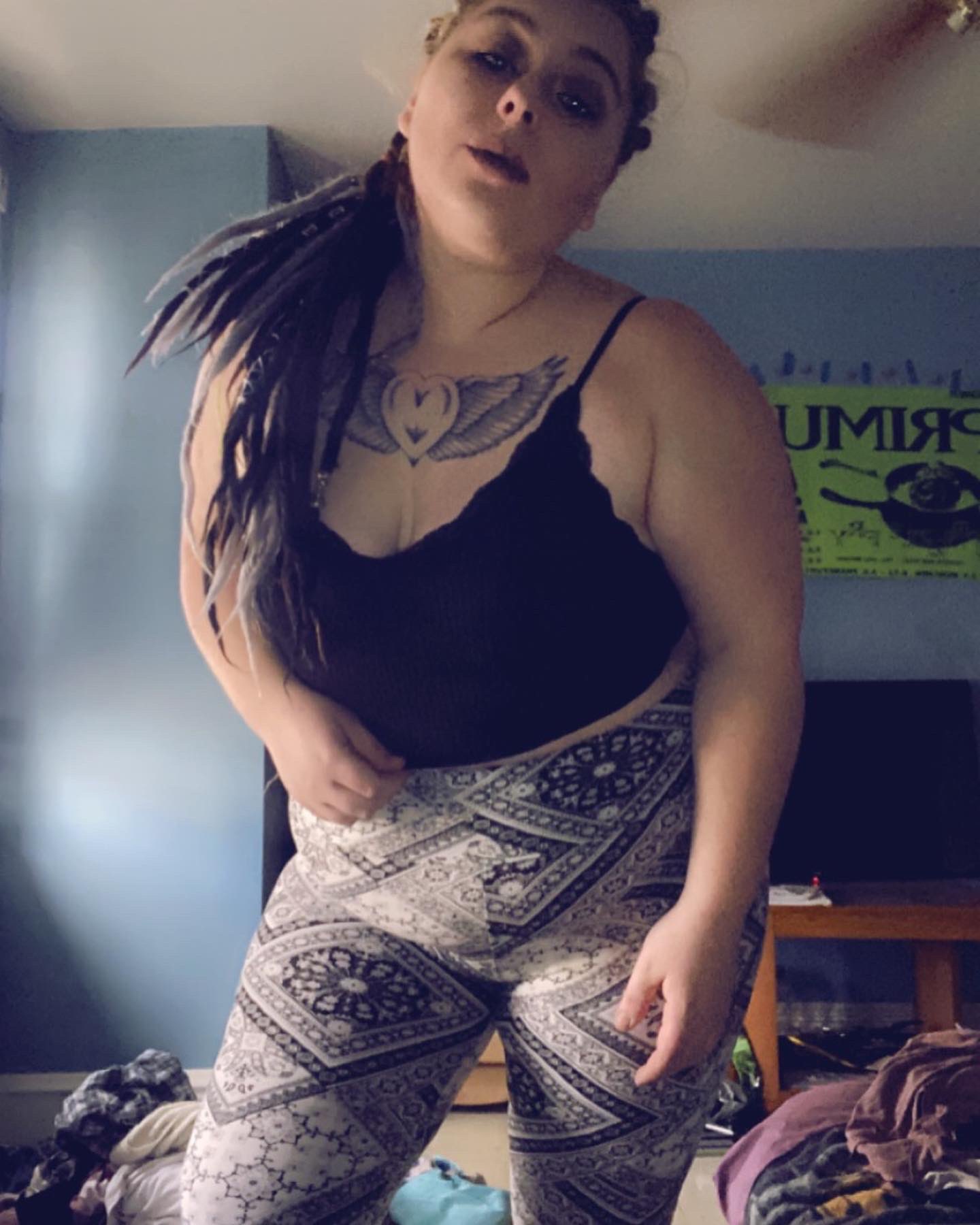 New outfit ❤️❤️ https://t.co/m1FfEoQJUO