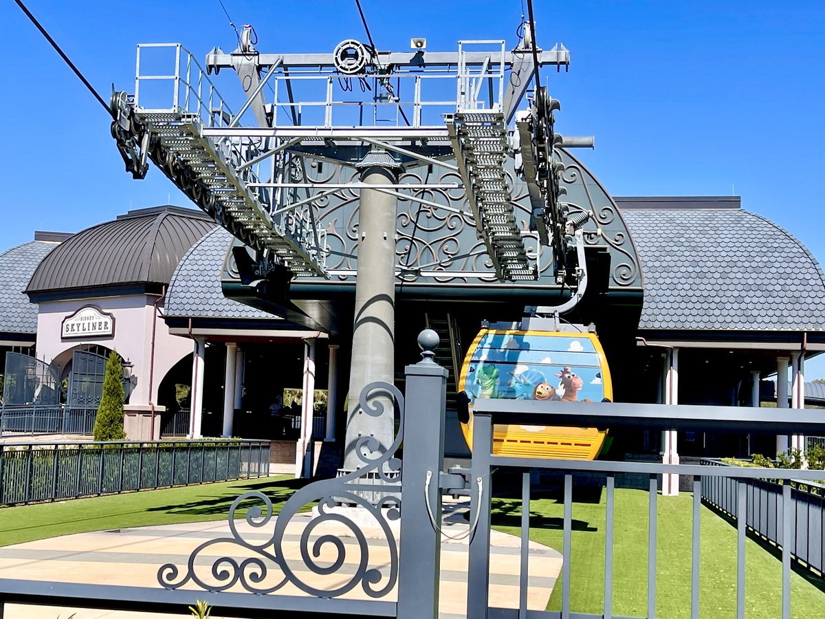 Can you find the Hidden Mickey in this pic taken near <a href="/DisneyRiviera/">Disney’s Riviera Resort</a> 
Follow us, <a href="/findmickeys/">FindMickeys</a> , on Tik Tok for exclusive videos of our Hidden Mickeys!
#hiddenmickey #disney #disneyworld